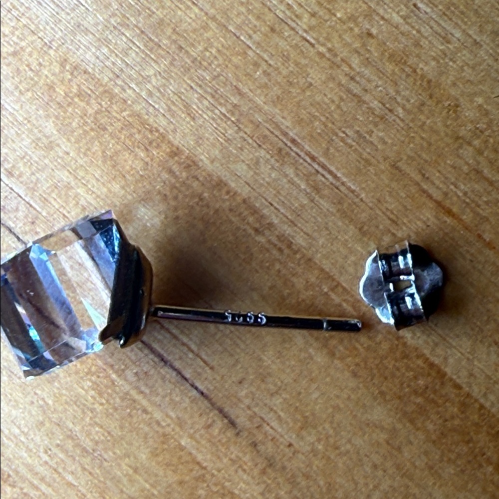 Elegant Multicolor 925 Silver Crystal Stud Earrings - Picture 16 of 16